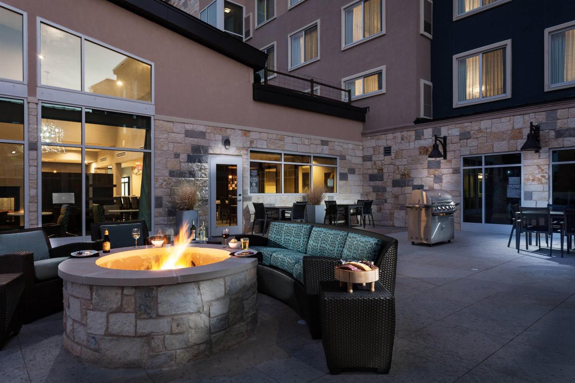 Residence Inn By Marriott Austin Lake Austin/River Place Four Points Exterior photo