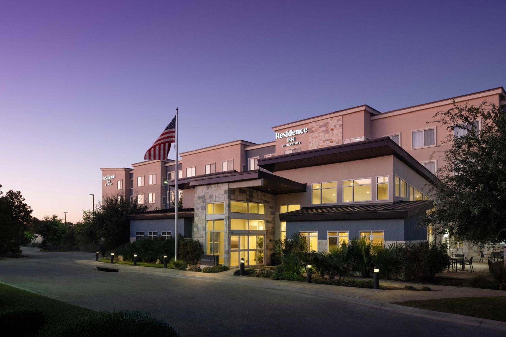 Residence Inn By Marriott Austin Lake Austin/River Place Four Points Exterior photo